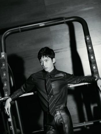 井柏然随性时尚帅气写真图片第6张