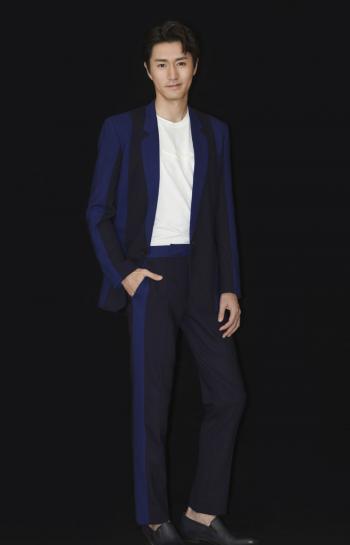 大陆北京人艺男演员杨玏儒雅帅气西装写真图片第6张
