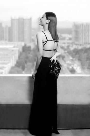 中国台湾女演员宋芸桦性感写真高清图片第2张