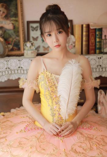 艺校美女模特舞蹈服装性感诱惑写真第2张