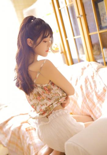 美女热裤图片 _ 第(4)张