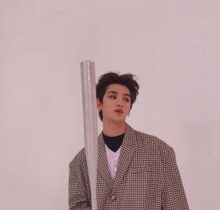 黄明昊图片 _ 第(1)张
