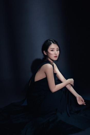 性感可爱女星张含韵时尚写真风韵女人味第3张