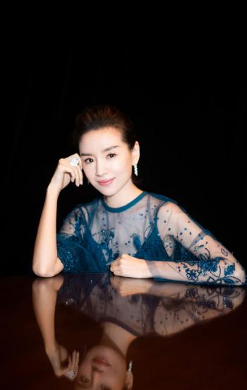 董洁黑白文艺范时尚写真大片第5张
