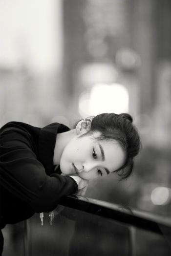 高清吉林省辽源女明星张佳宁百变时尚高清桌面壁纸第3张