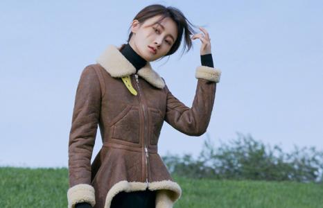 中国内地辽宁省大连女演员林鹏休闲率性时尚街拍图片第3张