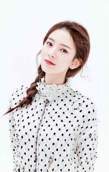 中国内地四川省攀枝花女演员人气演员陈瑶俏皮可爱写真图片第1张