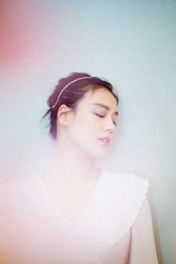 主持人李湘写真图片:清新淡雅宛若仙子第3张
