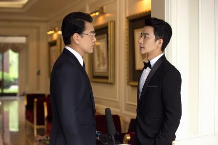 黄轩图片 黄轩深色西服儒雅帅气图片第5张
