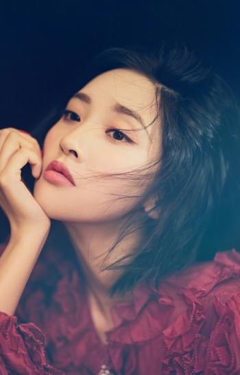 高清中国内地四川女演员唐艺昕上海电影节优雅写真图片第0张