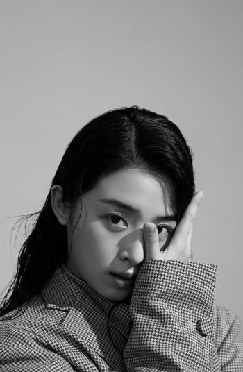 张含韵清新恬静居家写真图片第6张