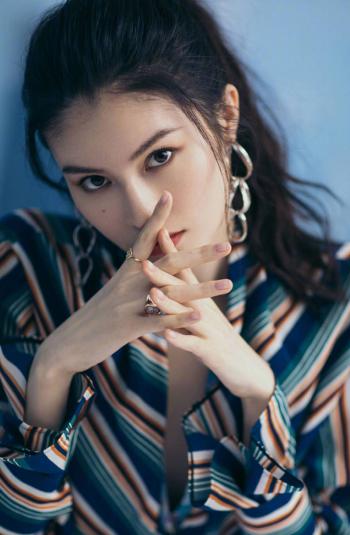 超模何穗图片 _ 第(10)张