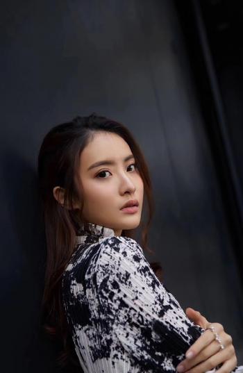 赖雨濛图片 _ 第(1)张