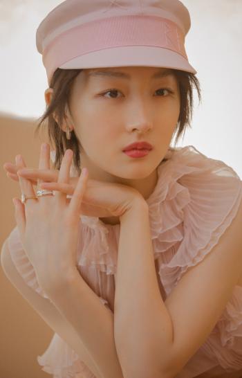 高清中国内地影视河北省石家庄女演员周冬雨青春靓丽写真高清手机壁纸第0张