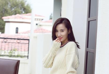 高清内地辽宁省营口市气质女星高洋优雅迷人白纱裙写真图片第3张