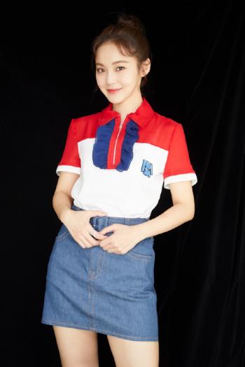 高清吉林省辽源女明星张佳宁百变时尚高清桌面壁纸第0张