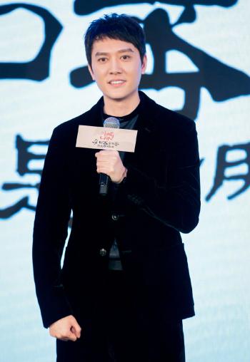 冯绍峰迷彩夹克帅气图片桌面壁纸第3张