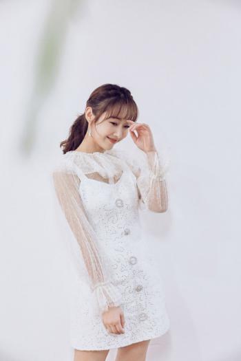 中国内地江苏省南京影视女演员宣璐优雅气质高清手机壁纸第0张
