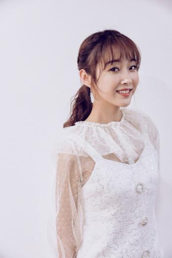 中国内地江苏省南京影视女演员宣璐优雅气质高清手机壁纸第2张