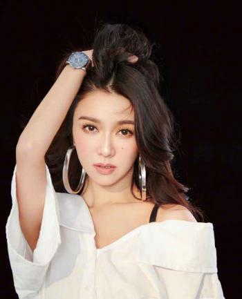 薛凯琪性感时尚光影写真图片第5张