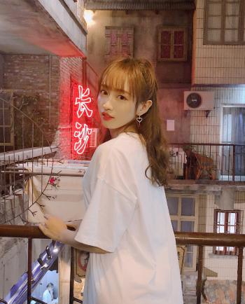 黄婷婷图片 _ 第(1)张