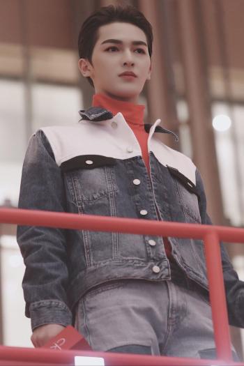 高清内陆男星朱正廷光影时尚杂志封面写真图片第5张