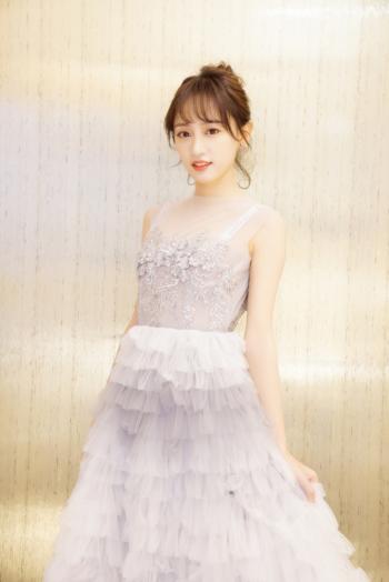 中国江苏南京,歌手、演员黄婷婷清新唯美自拍图片第2张