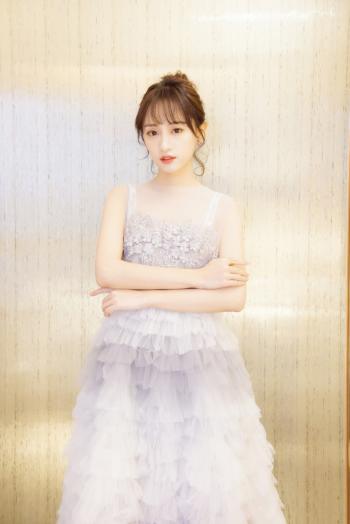 中国江苏南京,歌手、演员黄婷婷清新唯美自拍图片第3张