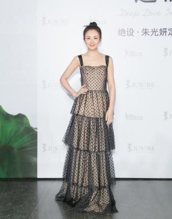 中国吉林省吉林著名的影视女演员杨童舒清新甜美写真图片第3张