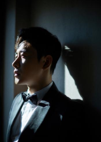罗晋魅力型男冬日户外写真图片第6张