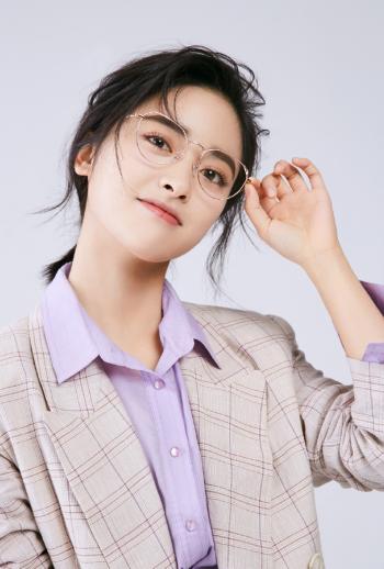 美女沈月图片 _ 第(2)张