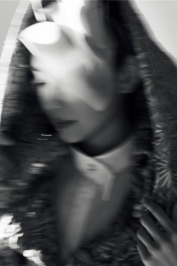 董洁黑白文艺范时尚写真大片第0张