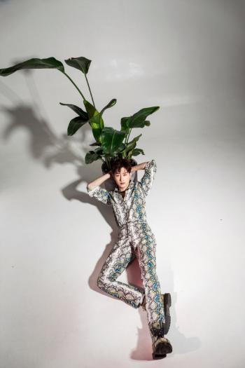 中国籍男歌手周觅时尚魅力复古写真图片第2张