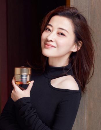 中国内地女演员梅婷优雅性感写真图片第0张