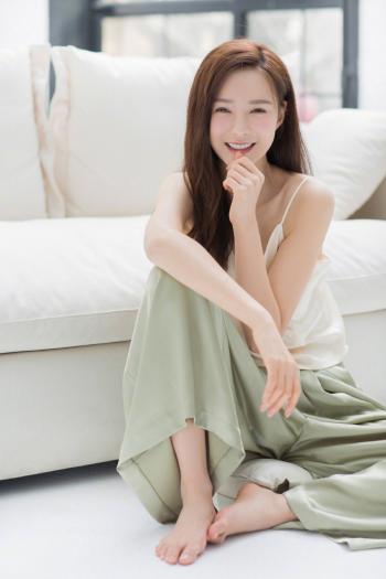 沈梦辰图片 _ 第(1)张