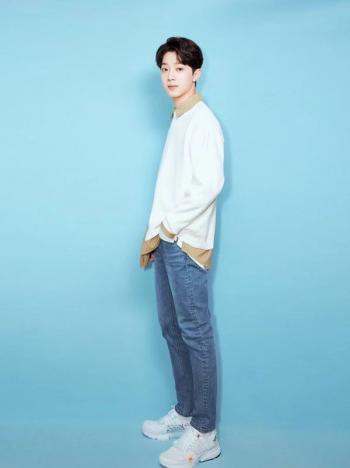 高清男明星赖冠霖慵懒帅气写真图片桌面壁纸第5张