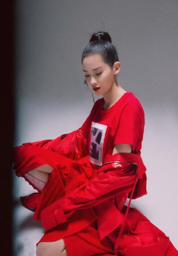 屈菁菁图片 _ 第(2)张