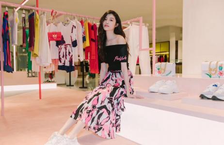 高清温州美女何穗2016维密秀高清性感图片第3张