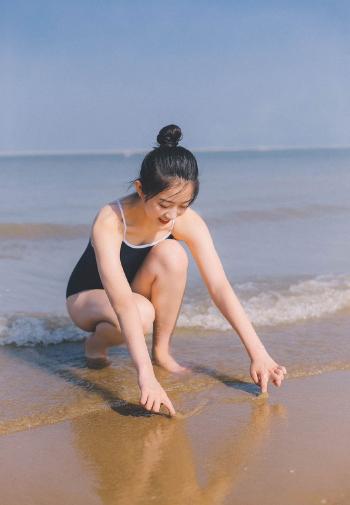 沙滩美女图片 _ 第(9)张