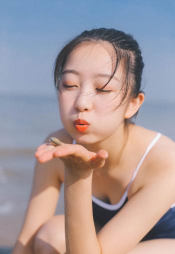 沙滩美女图片 _ 第(10)张