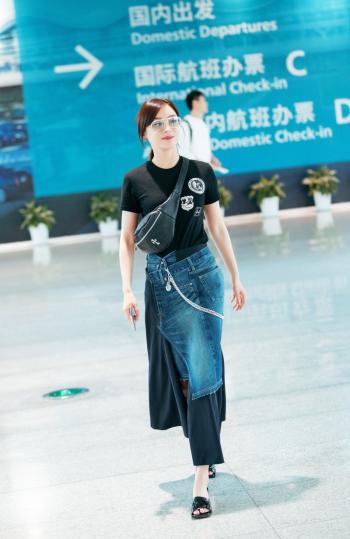 马甲线女王袁姗姗时尚性感写真图片超赞身材第1张