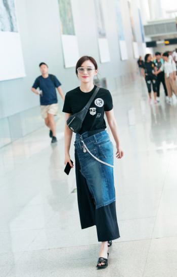 马甲线女王袁姗姗时尚性感写真图片超赞身材第4张