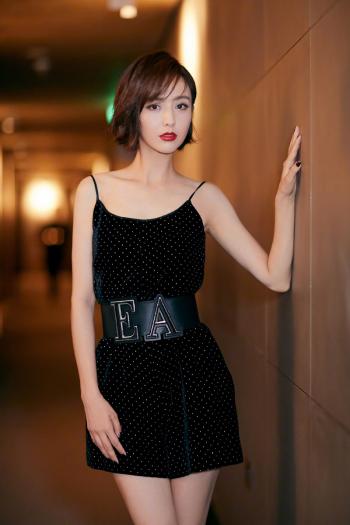 高清中国内地新疆伊犁影视女演员佟丽娅清纯性感写真图片第0张