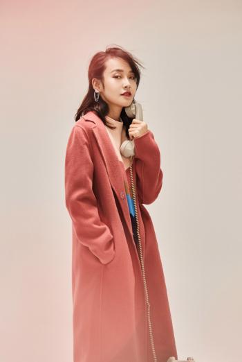 高清吉林省辽源女明星张佳宁百变时尚高清桌面壁纸第0张