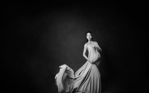 性感女星毛俊杰西装冷艳造型性感写真第5张