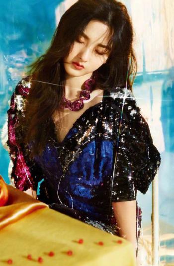 中国北京当代95后女演员宋祖儿典雅迷人写真图片桌面壁纸第2张