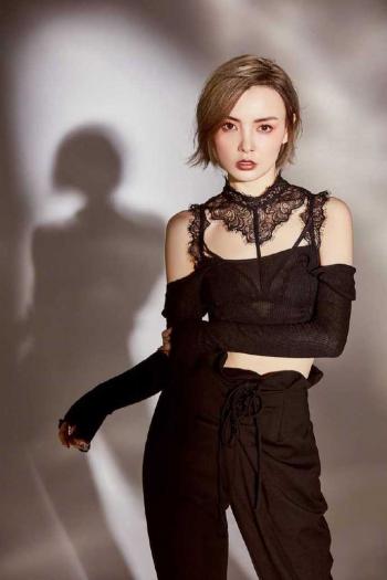 清北京性感美女赵宇彤黑白复古格调写真图片第6张