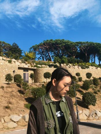 蒋依依仙气白裙清纯高清桌面壁纸第3张