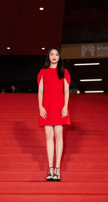 姚晨美艳时尚大片写真图片第0张