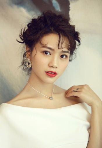 黄英图片 _ 第(1)张